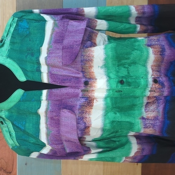 Small, super soft and comfortable Calvin Klein button down - Picture 2 of 8